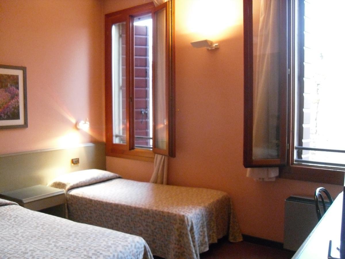 Hotel Castello Эсте Экстерьер фото