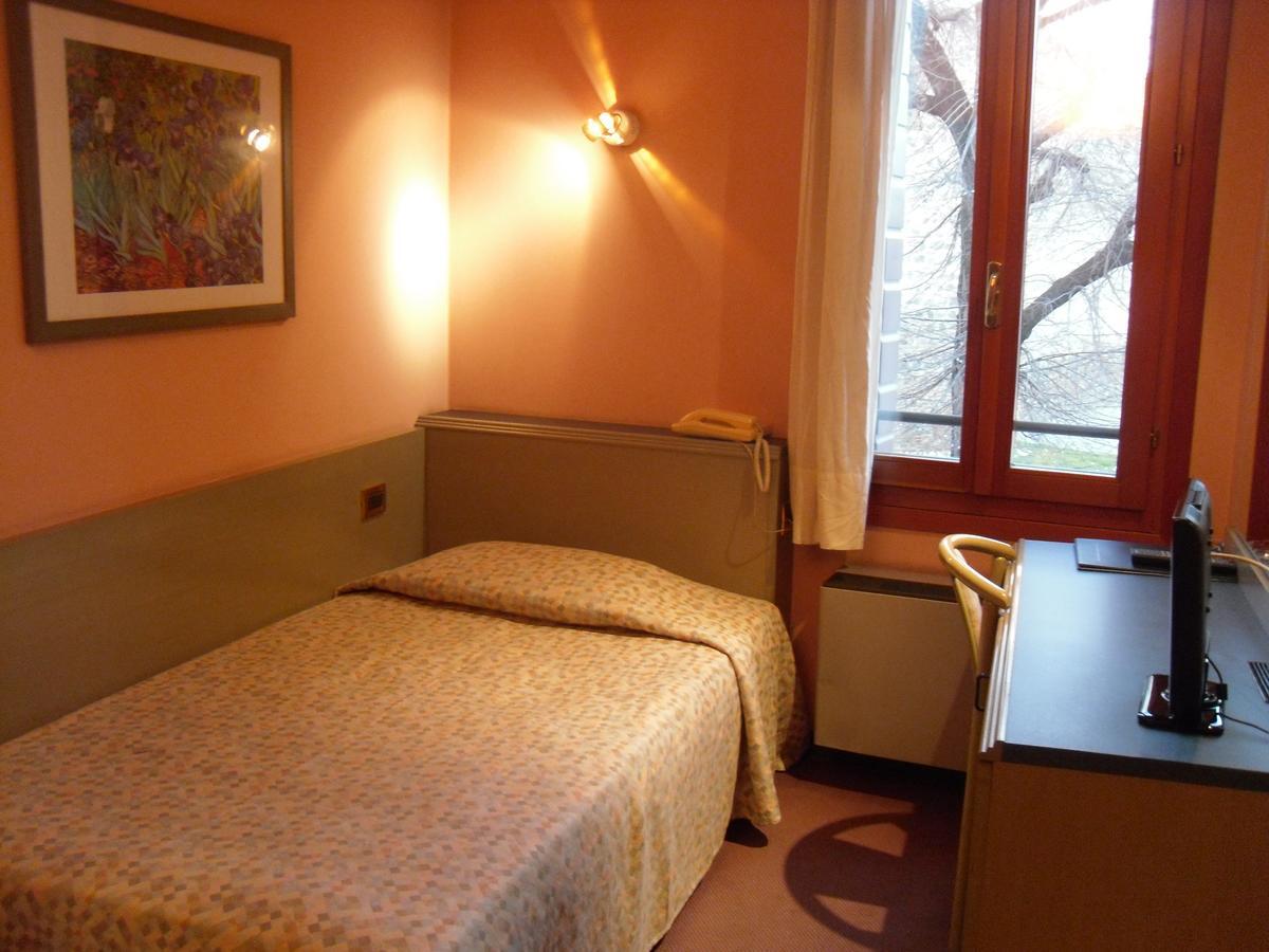 Hotel Castello Эсте Экстерьер фото